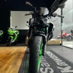 Kawasaki Z500 SE 25/25 – Seminova Baixo KM completo